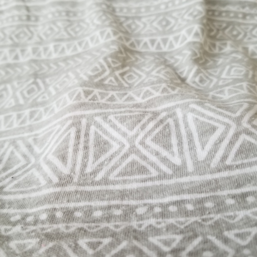 X NOLLIE JUNIORS V NECK CROCHET SLEEVE HEM BLOUSE - Picture 8 of 8
